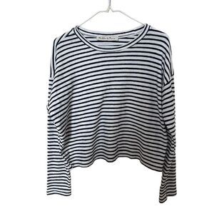 Madeline & Monroe Womens Top Size Med Long Sleeve Striped Blue/White